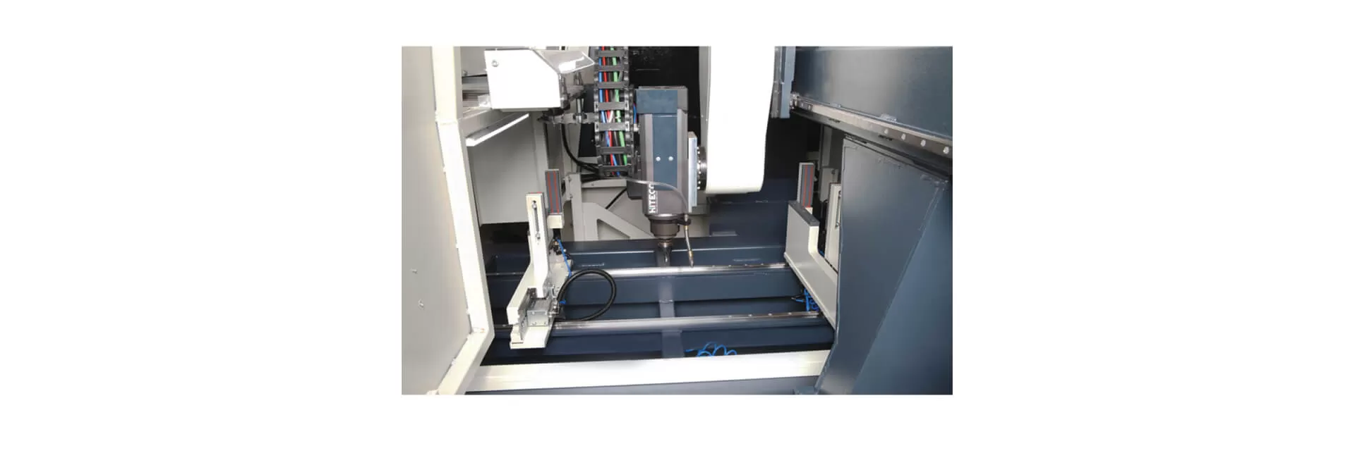 INO XP 8000 4-Achsen-CNC-Profilbearbeitungszentrum